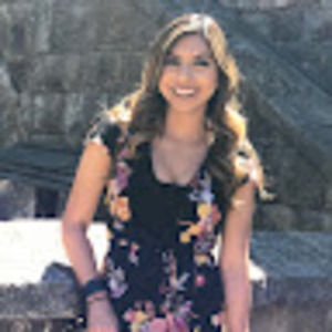 Meet your Posher, Alejandra